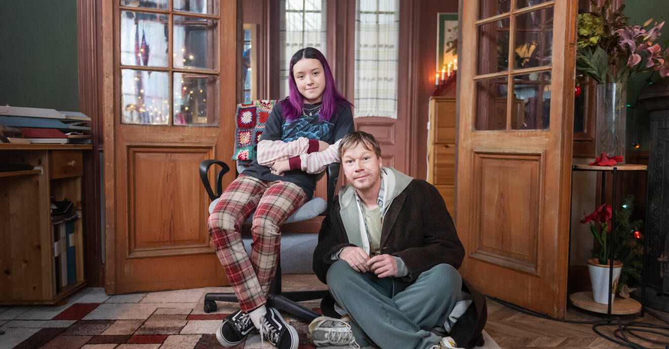 Sarah Rhodin och Johan Glans under inspelningarna av julkalendern Mirakel som sänds i SVT i december 2020.