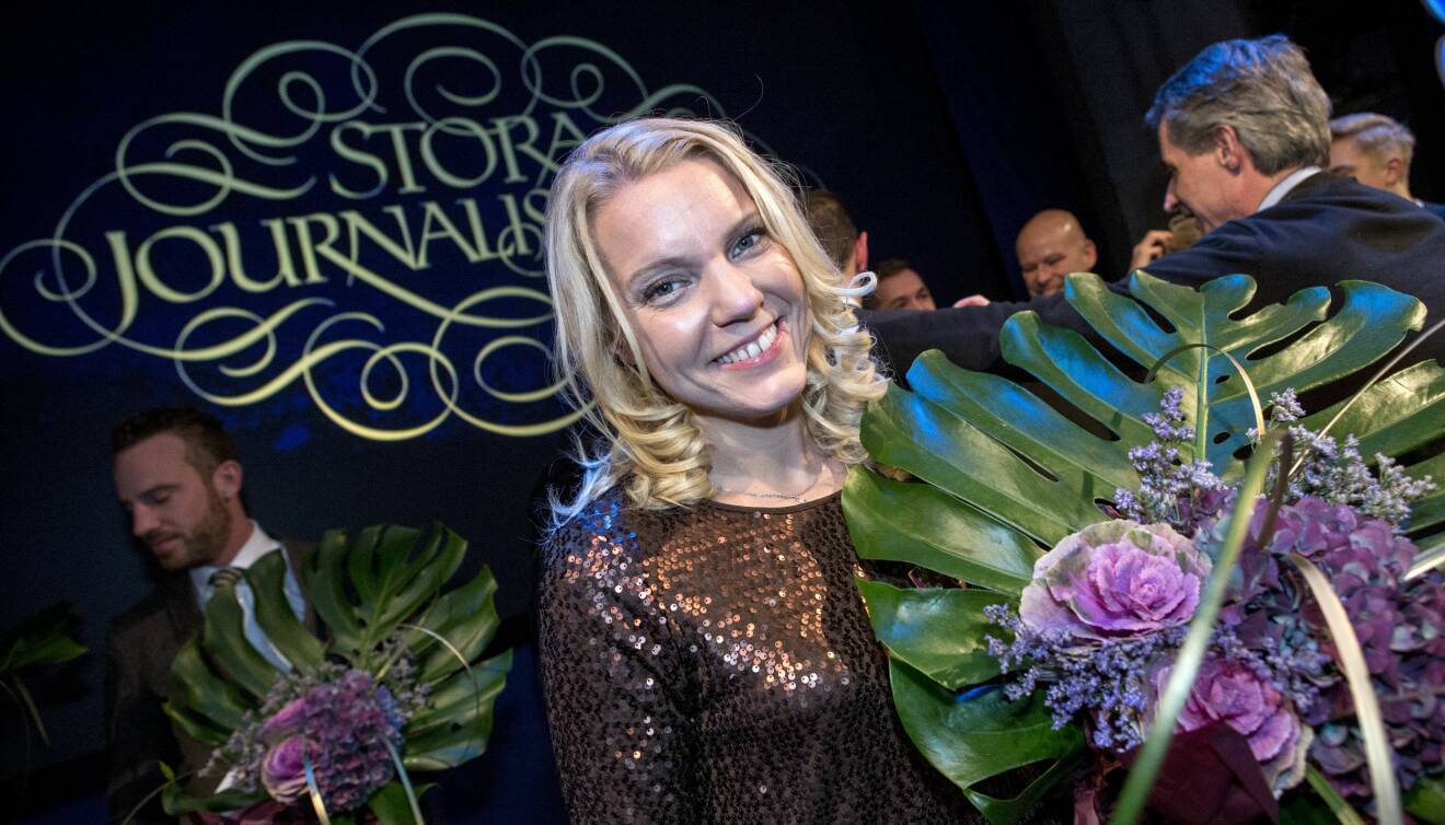 Carina Bergfeldt tilldelades priset som Årets Berättare vid utdelningen av Stora Journalistpriset på Operaterassen i Stockholm.
