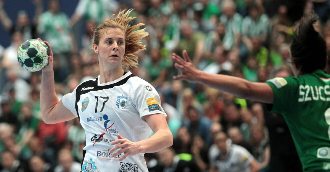 Linnea Torstenson spelar handboll.