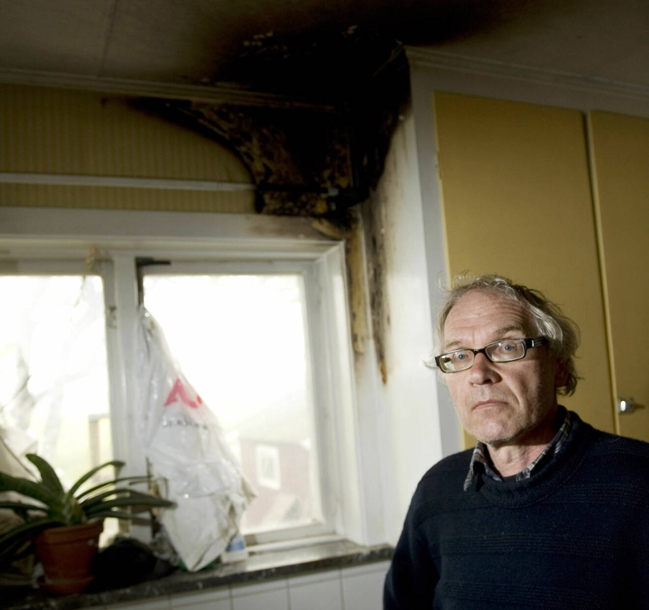 Lars Vilks i hus efter attentat