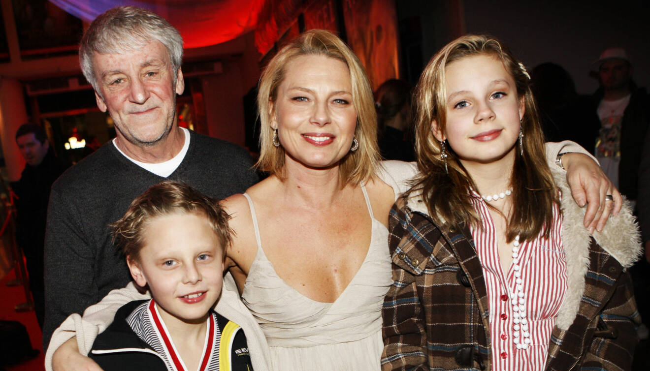 Colin Nutley, Helena Bergström och barnen Timothy och Molly Nutley på premiären av filmen Angel 2008.