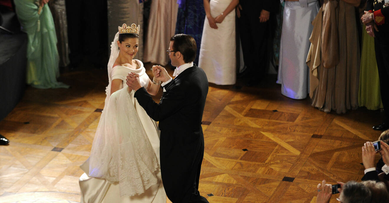 Victoria och Daniel dansar bröllopsvalsen