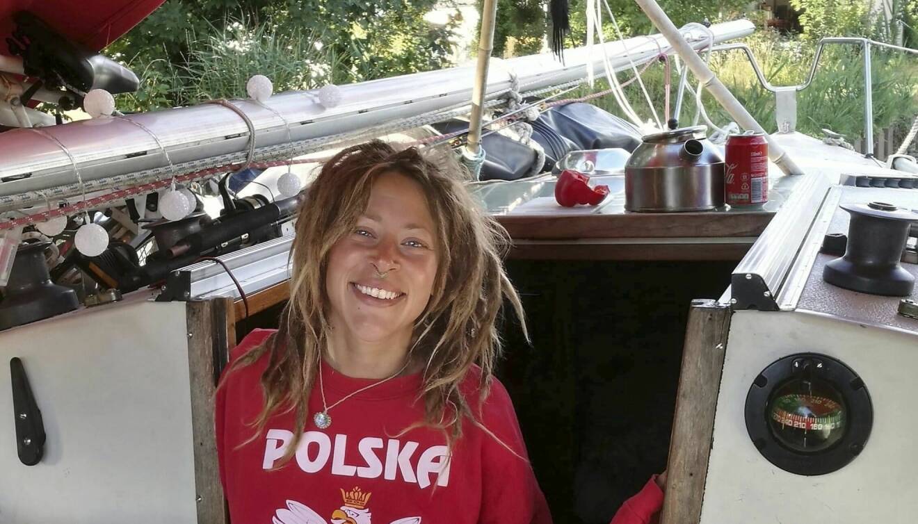 Frisören och hårstylisten Anja Jönsson har jobbat med Melodifestivalen men när hon höll på att bli utbränd bestämde hon sig för att göra något annat: segla till Jamaica med sin dåvarande partner.