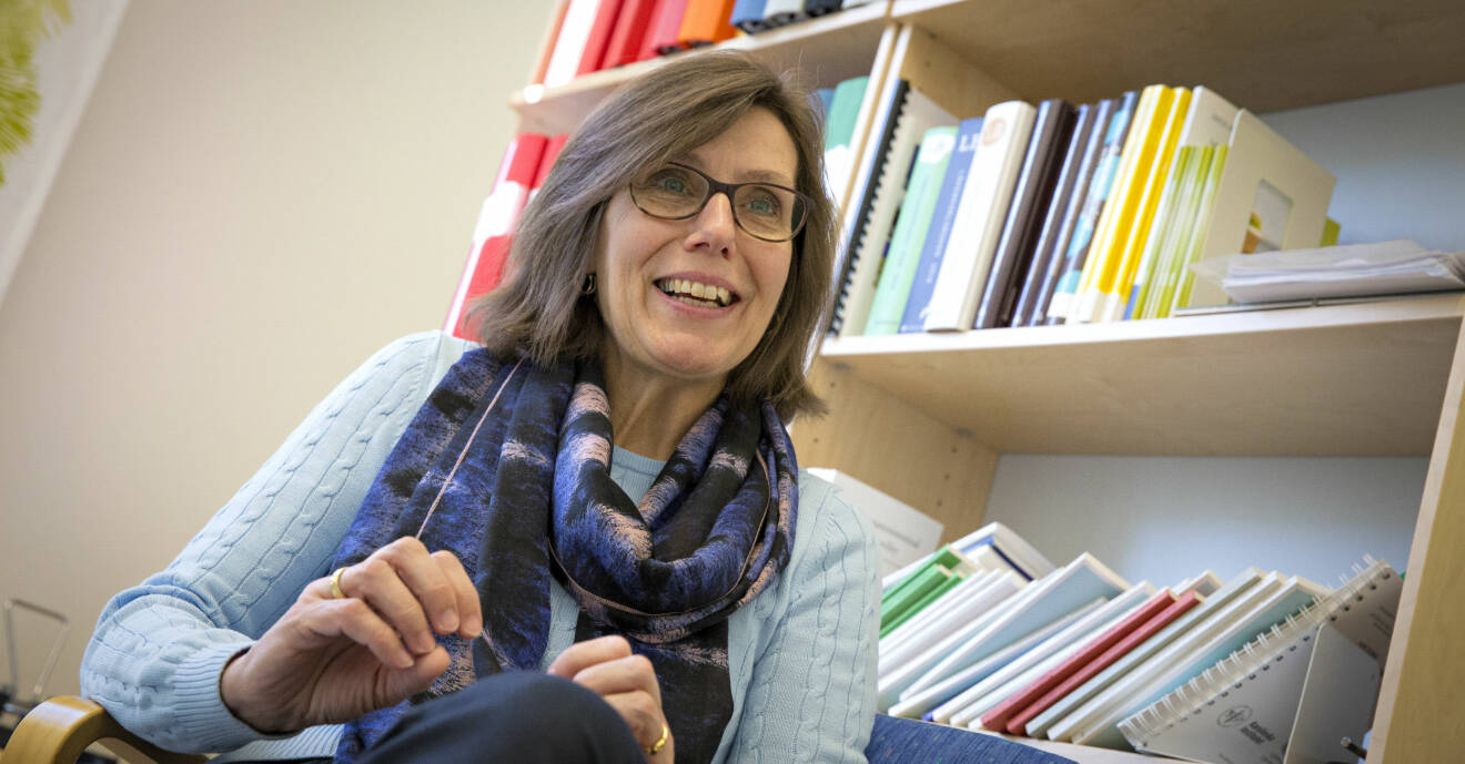 Bodil Ohlsson, professor vid Lunds universitet som lett en ny studie om IBS, på sitt arbetsrum.