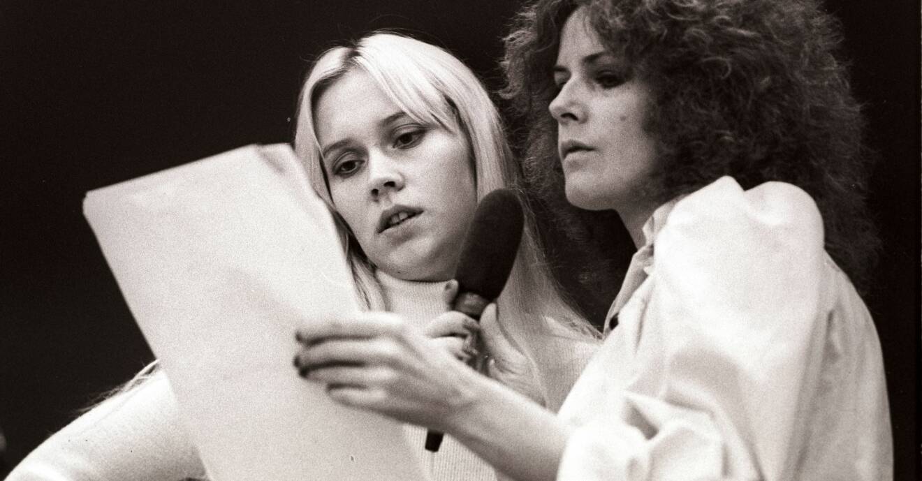 Agnetja Fältskog och Anni-Frid Frida Lyngstad i Abba i frisyrer typiska för 70-talet.