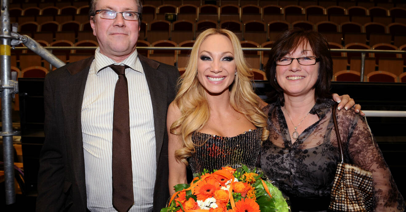 Charlotte Perrelli med föräldrarna Berth och Monica under Melodifestivalen 2008
