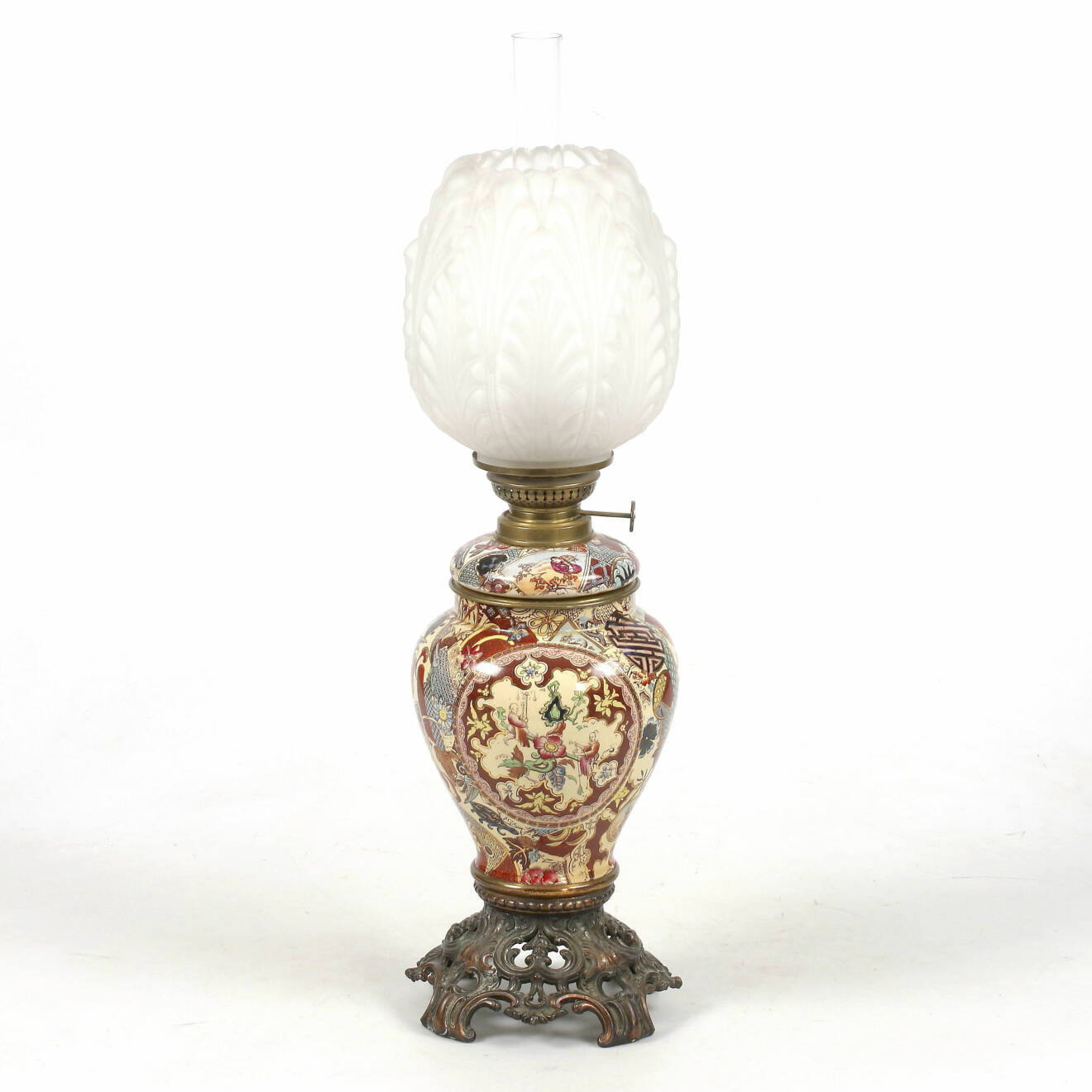 Bordlampa i ostindisk still från sent 1800-tal.