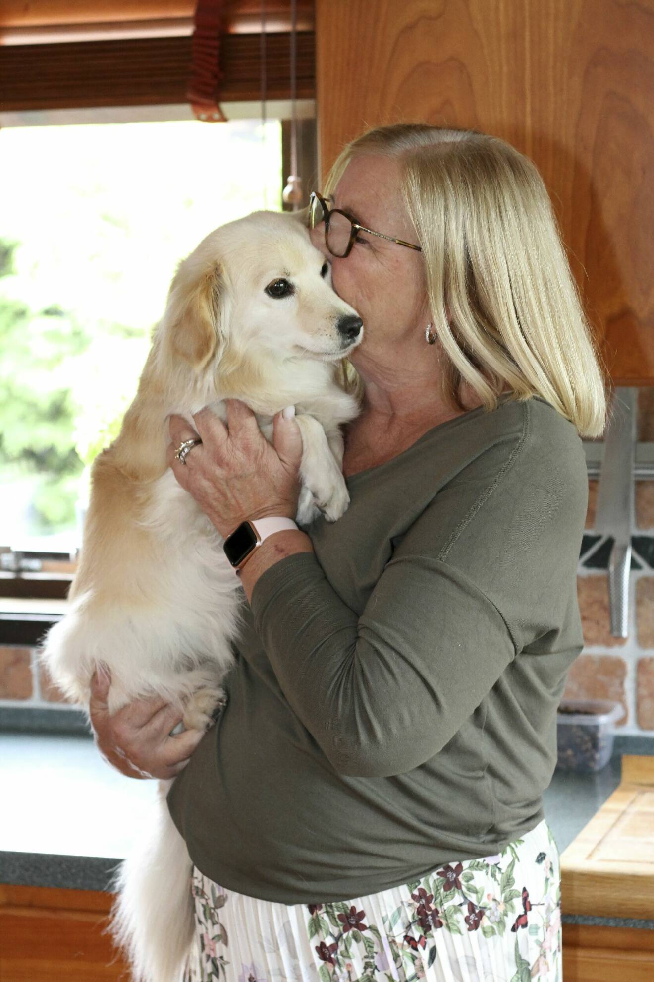 Jeanette pussar sin älskade lilla hund, som inte var vad hon betalat för.