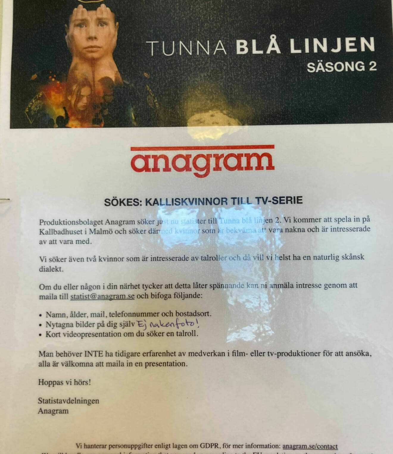 En lapp upphängd på kallbadhuset i Malmö, där produktionsbolaget Anagram söker statister till Tunna blå linjen.