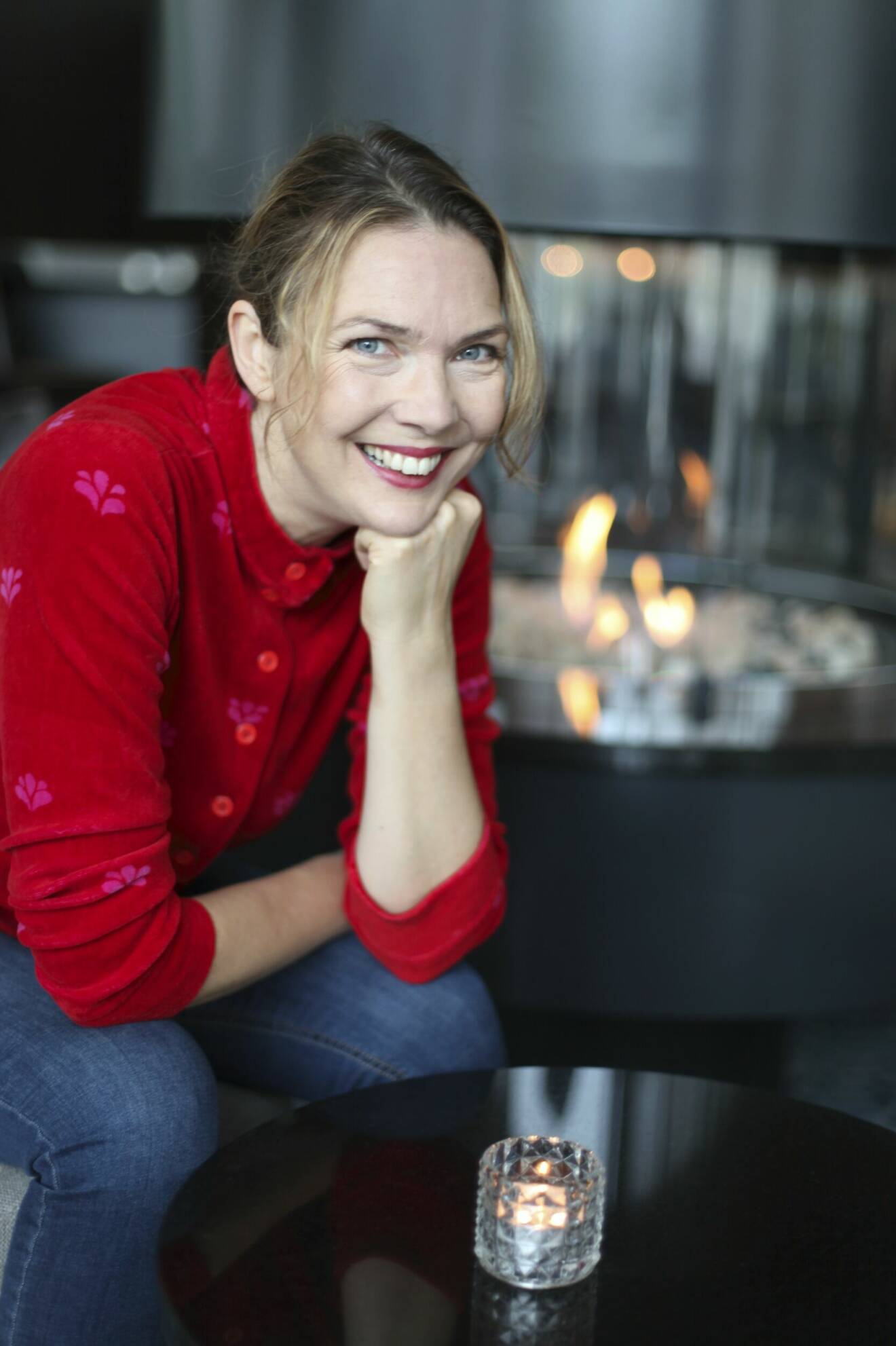 Anna Blomberg är komiker och imitatör, aktuell med Kvarteret Skatan 20 år på SVT i december 2021.
