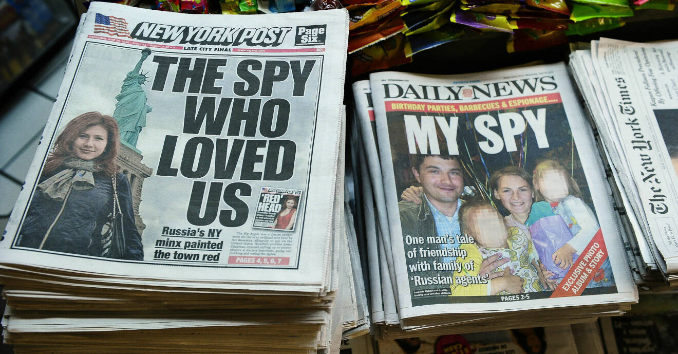 Förstasidor med Anna Chapman efter spionavslöjandet