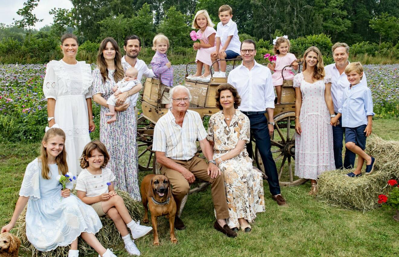 Den kungliga familjen samlad på Solliden på Öland.