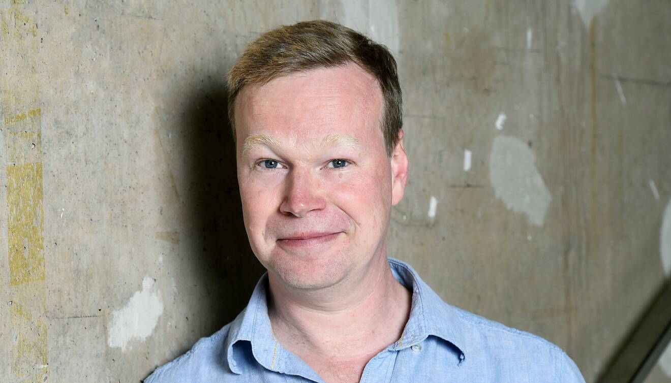Porträttbild av Johan Glans som är aktuell med nya Kvarteret Skatan som sänds i SVT i december 2021.