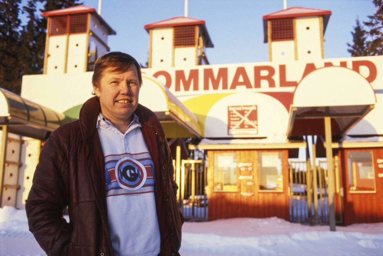 Bert Karlsson framför sitt Skara Sommarland, under senare delen av 80-talet.