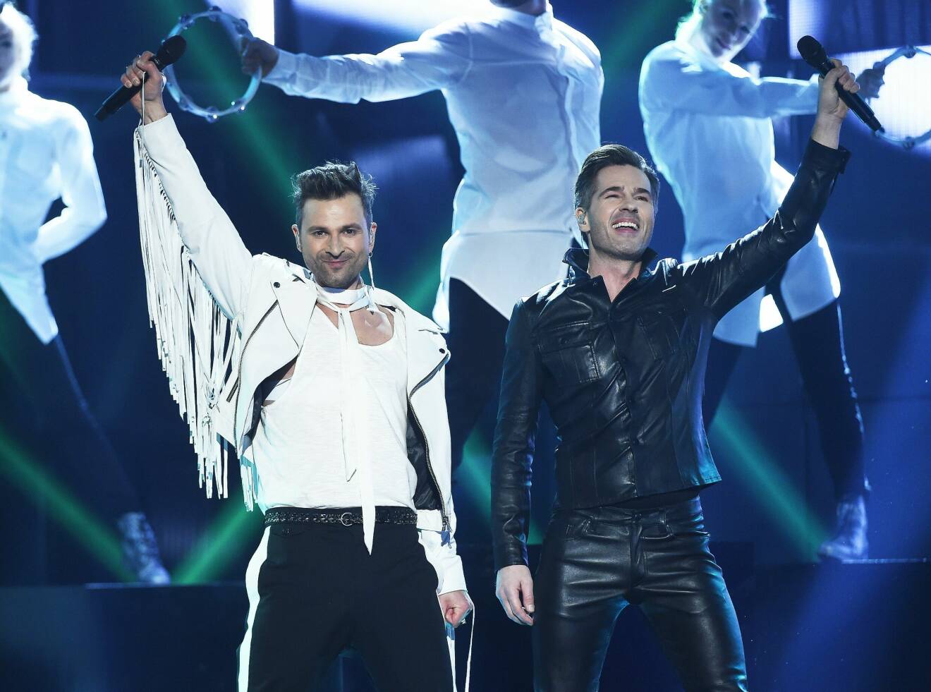 Ola Salo och Peter Jöback som programledare i Melodifestivalen 2016.