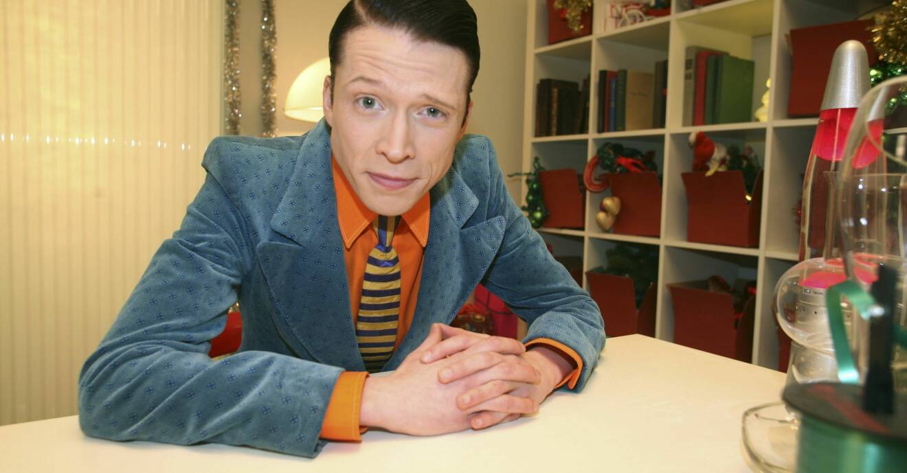 Måns Nilsson som en av karaktärerna i julkalendern Skägget i brevlådan som sändes i SVT 2008.