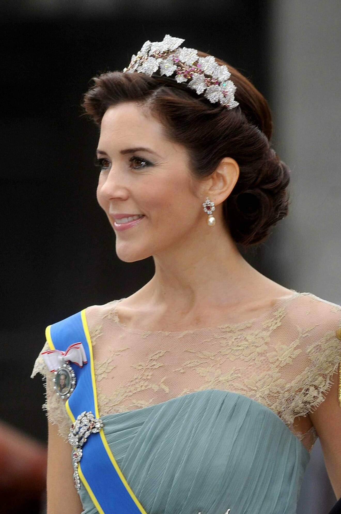 Kronprinsessan Mary vid prins Daniel och kronprinsessan Victorias bröllop 2010.