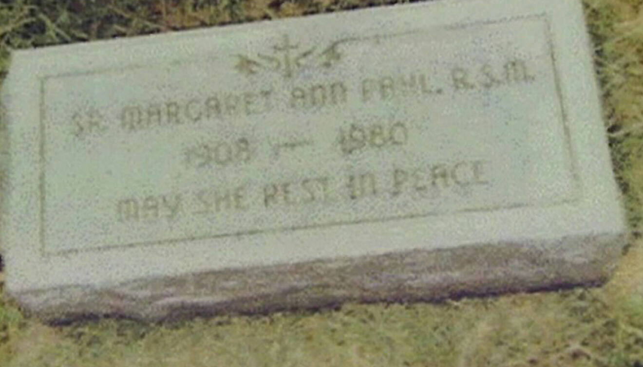 Syster Margarets Pahls gravsten i kapellet på Mercy sjukhuset i Toledo i Ohio.