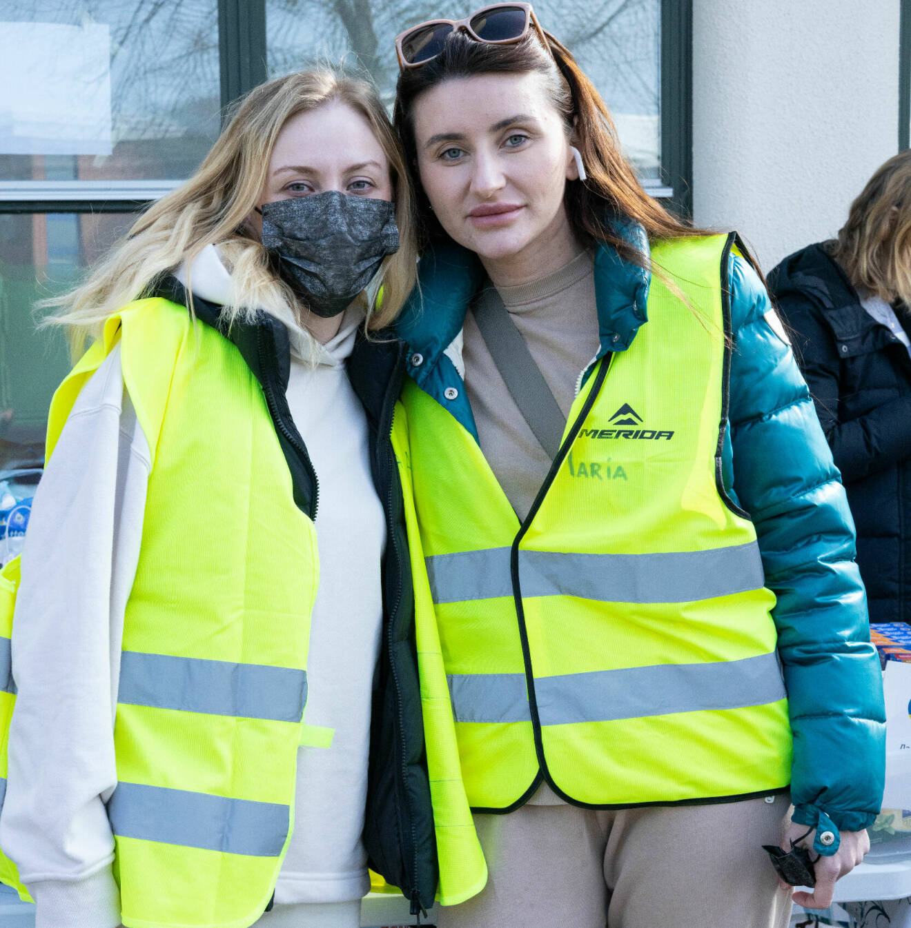 Anastasia och Mariia är volontärer som hjälper ukrainska krigsflyktingar som kommit till Malmö.