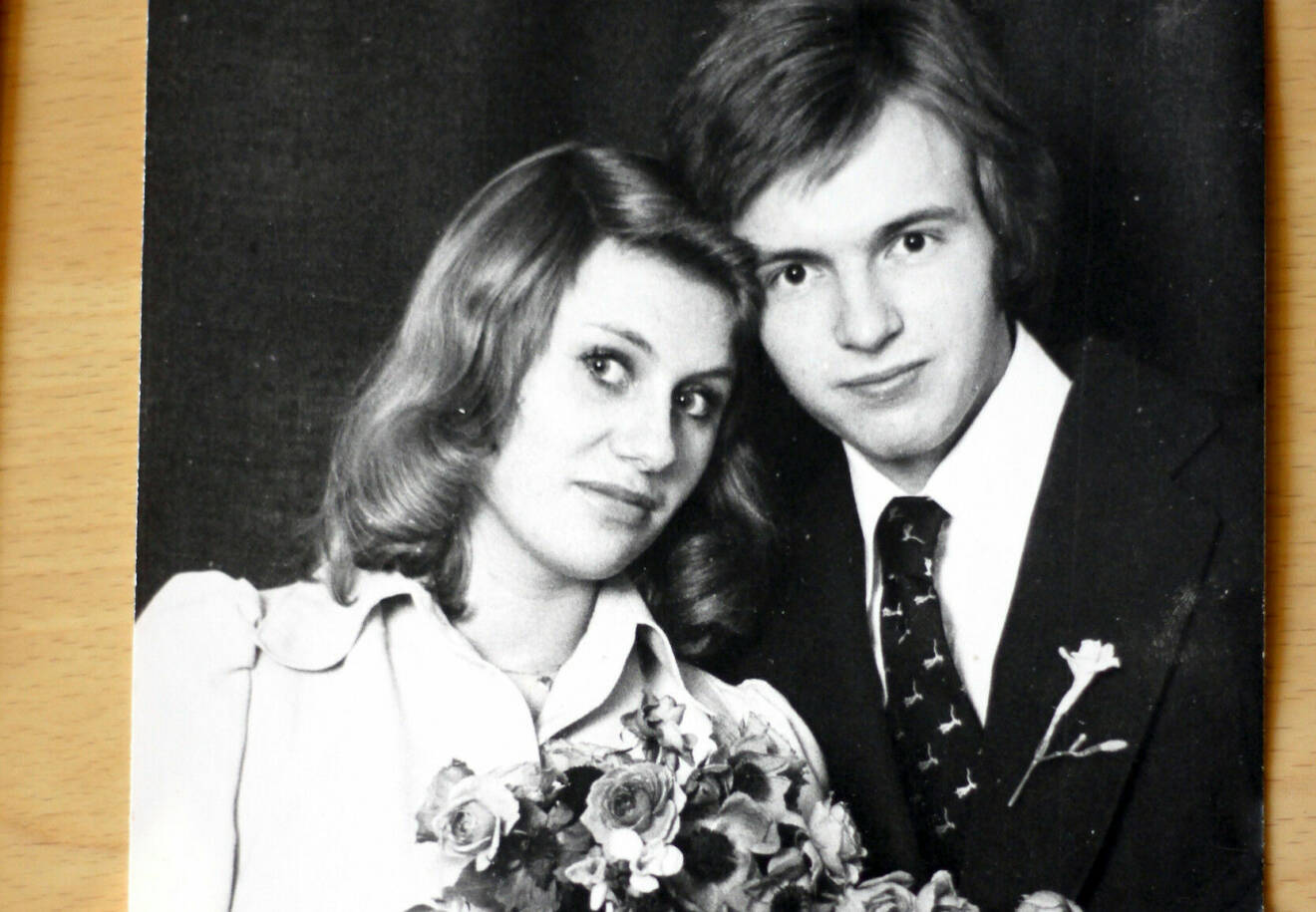Svartvit bröllopsfoto på Örjan och Katarina från 1973.
