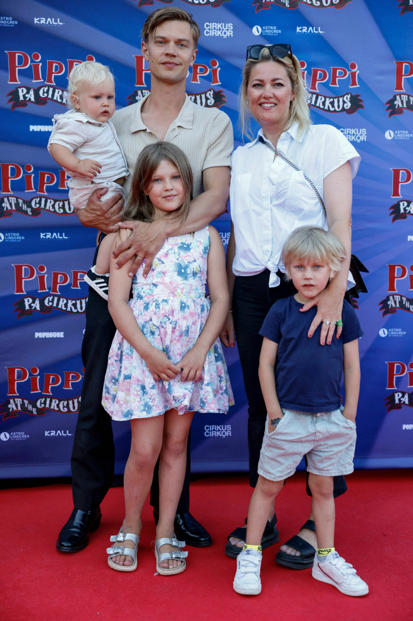 Viktor Norén med familj.