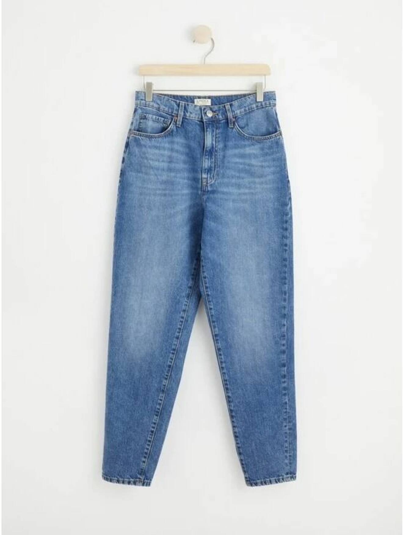 Mom-fit jeans från Lindex.