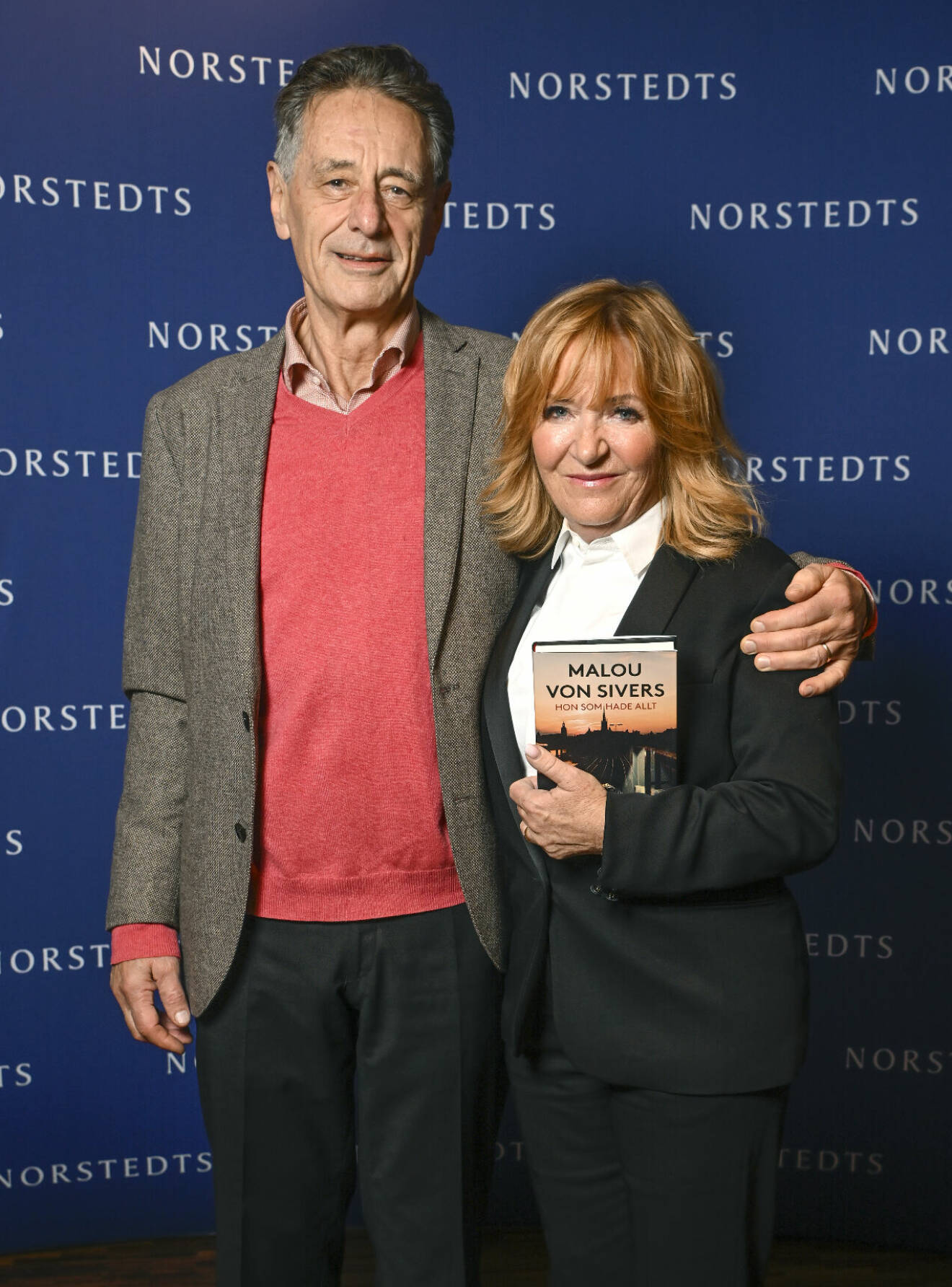 Malou von Sivers med maken Sten Haage på bokreleasen för hennes bok Hon som hade allt, i höstas.