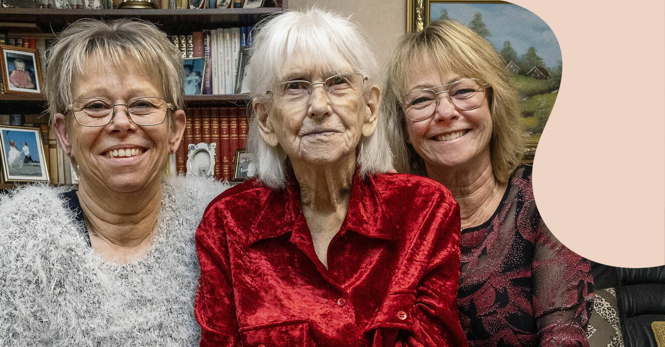 Döttrarna Gunilla och Monica tillsammans med 92-åriga mamma Sara.