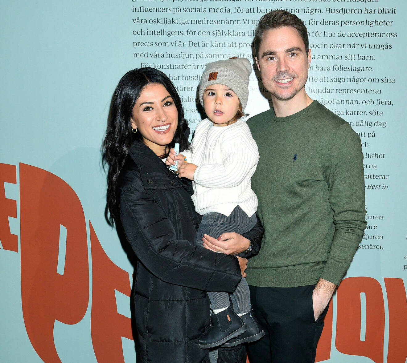 Nikki Amini med maken Niklas Twetman och dottern Nilofar 2021.