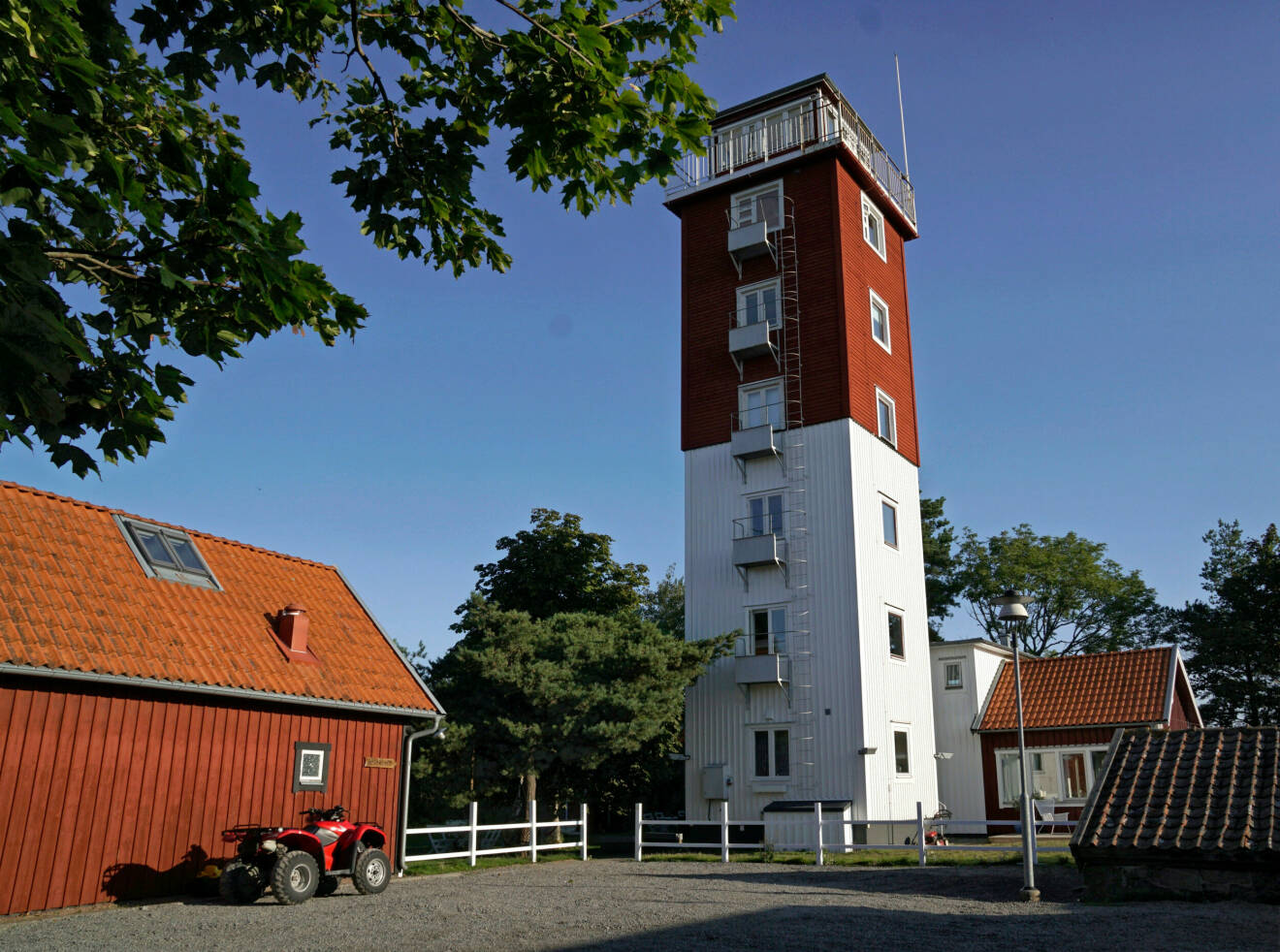 Aspö Lotstorn i Karlskrona skärgård.