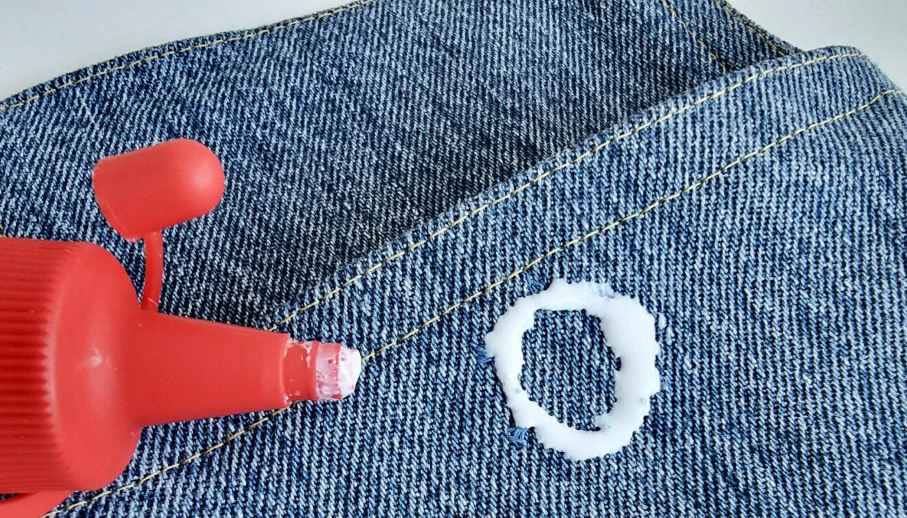 Textillim på jeanstyg