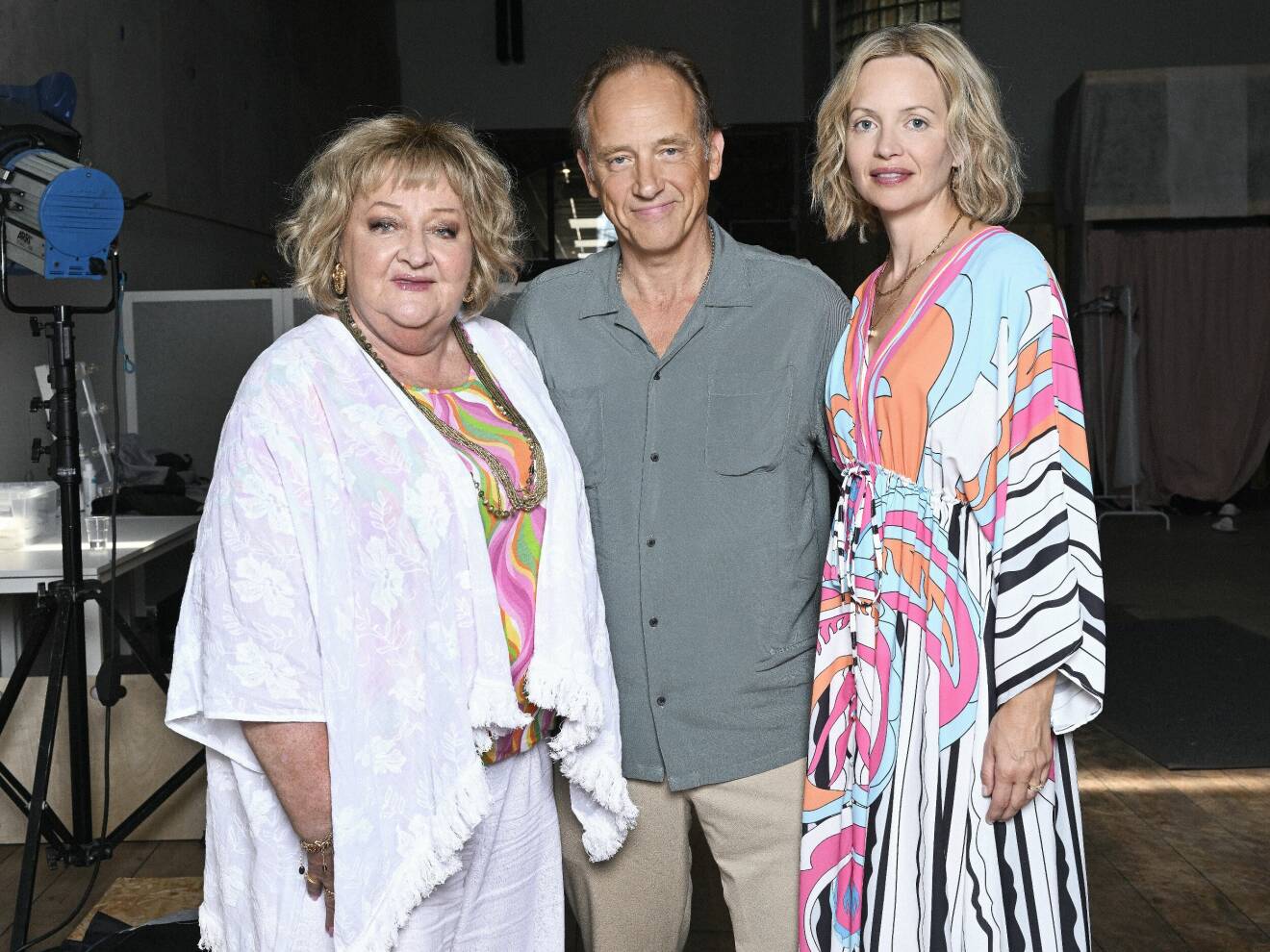 Samuel tillsammans med Marianne Mörck och Jenny Ulving som också spelar i Strandhotellet.