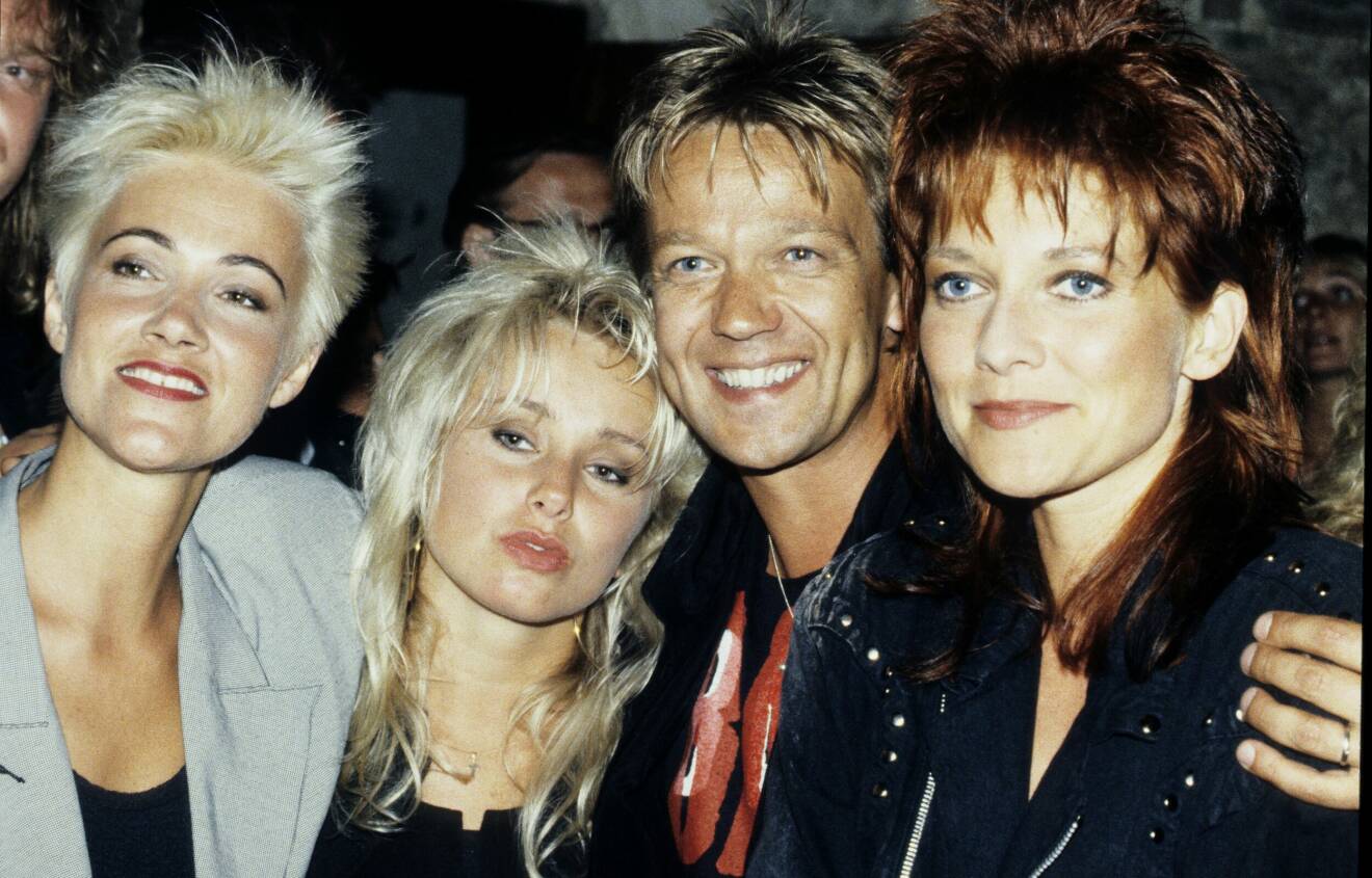 Marie Fredriksson, Louise Hoffsten, Björn Skifs och Annelie Rydé fotade tillsammans år 1998.
