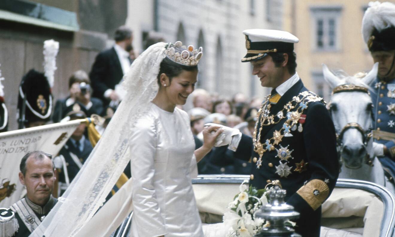 Kungen och Silvia gifter sig i Stockholm.