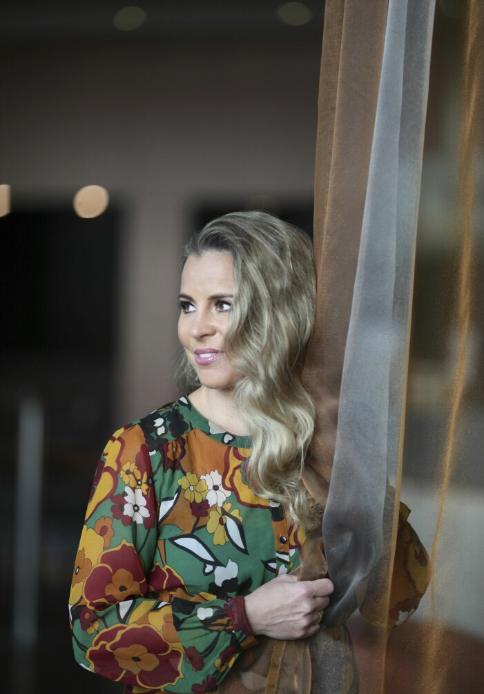 Lisa separerade från sitt ex efter 17 år. Hennes sambo Jens har blivit som en bonuspappa till Lisas döttrar. Lisa Miskovsky bor i Umeå med sin sambo Jens och två döttrar Elvira och Ell.