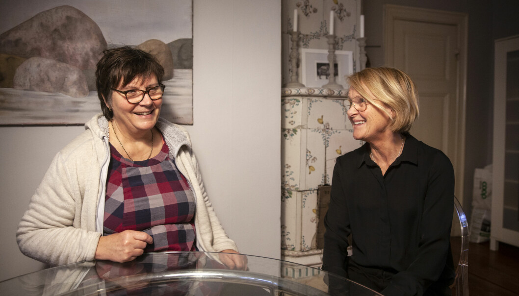 Inger, till vänster, bodde tillsammans med Otto när Ann, till höger, blev kär i honom och senare gifte sig med honom. Inger, som nu är gift med Patrik, tillsammans med Ann, som är Patriks exfru.