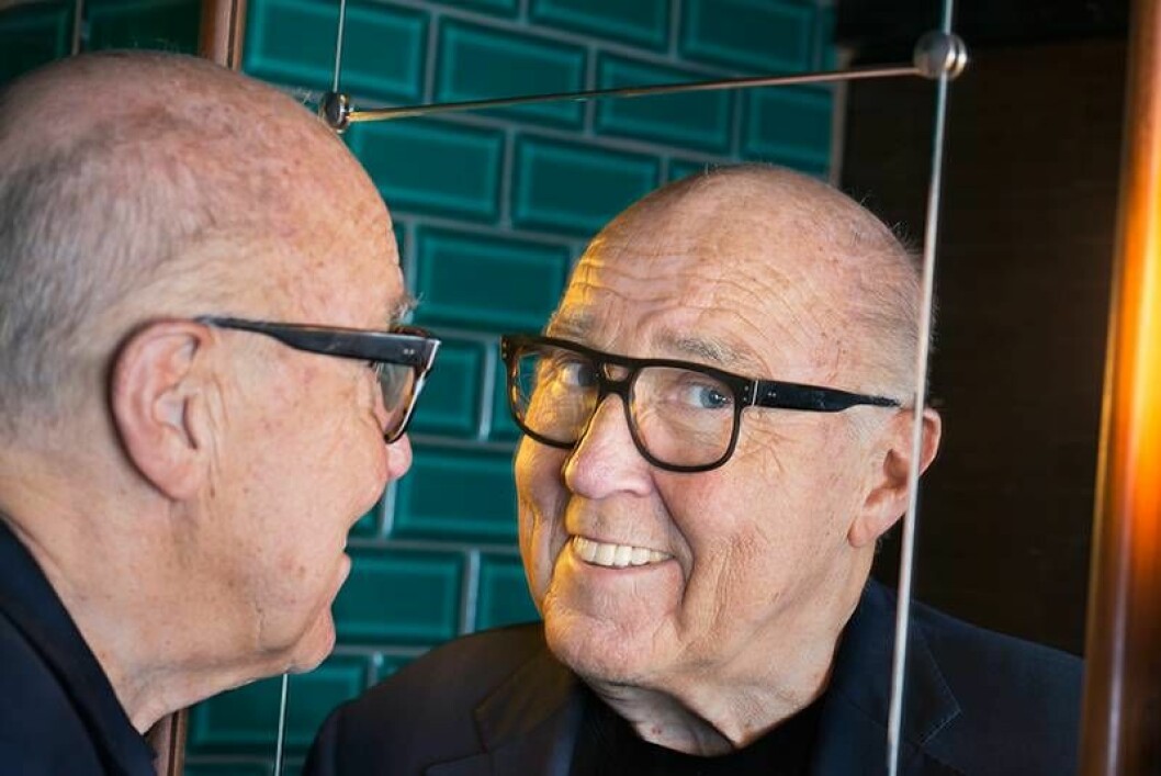 Ingvar gör gärna mer tv tillsammans med parhästen Björn Hellberg och har inga planer på att pensionera sig. Foto: Julia Sjöberg Ingvar Oldsbergs spegelbild