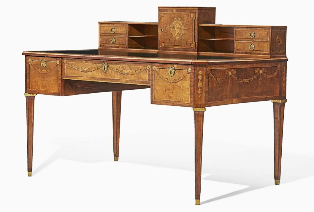 Skrivbord, gustavianskt Stockholmsarbete av Georg Haupt (1741–84). Utrop 1,5 – 2 miljoner kronor. Skrivbord, gustavianskt Stockholmsarbete av Georg Haupt (1741–84)