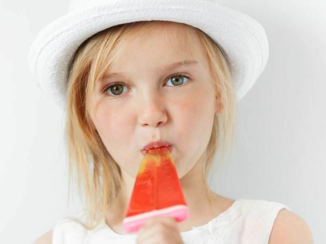Minns du din barndoms glass? Foto: Shutterstock Liten flicka äter en isglass