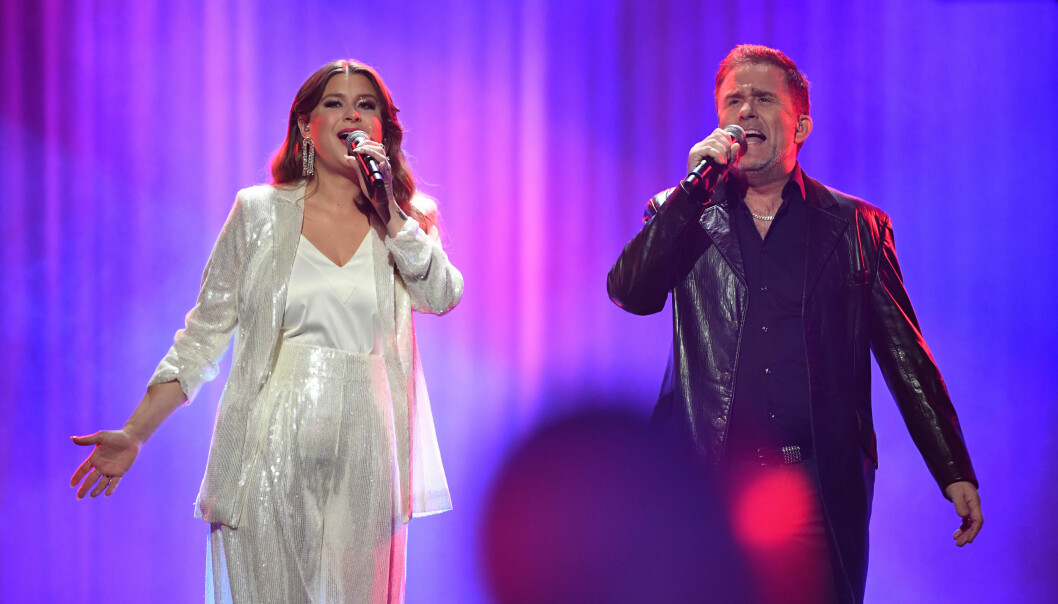 Jan Johansen uppträdde under Melodifestivalens första deltävling tillsammans med programledaren Linnea Henriksson. Foto: Fredrik Sandberg/TT Jan Johansen uppträdde under Melodifestivalens första deltävling tillsammans med programledaren Linnea Henriksson.