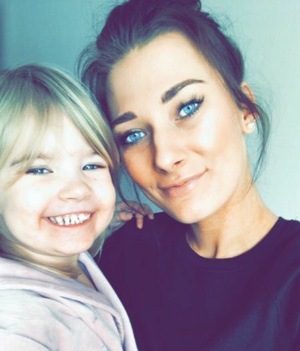 Jasmine Ståhl tillsammans med dottern Hailie. Foto: Privat Jasmine Ståhl med dottern Hailie i Karlskrona.