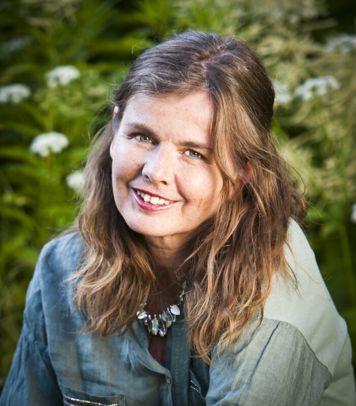 Under många år var Jeanette bunden till hemmet och sin säng. I dag mår hon betydligt bättre, men räknar inte med att bli full återställd. Jeanette Bergenstav fotograferad utomhus.