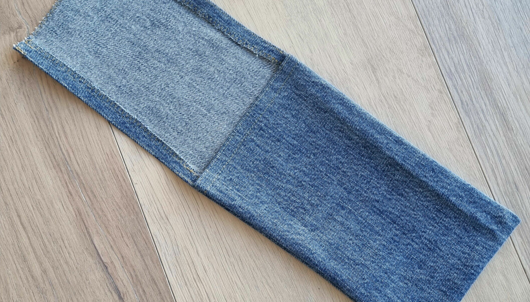 Jeans omsydda till en ficka