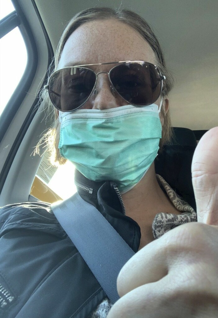 Tummen upp. Jessica var både förväntansfull och nervös under taxifärden till Malmö för transplantation vid valborg ifjol. Jessica Lindgren sitter, med munskydd, i taxin på väg till Malmö där hon ska opereras och få nya organ.