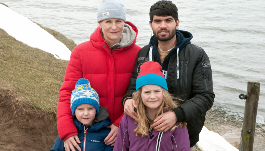 Joanna tillsammans med Sha och barnen Tim och Selma. Foto: Privat Joanna Ågren och Sha Mohammadi med barnen Tim och Selma.