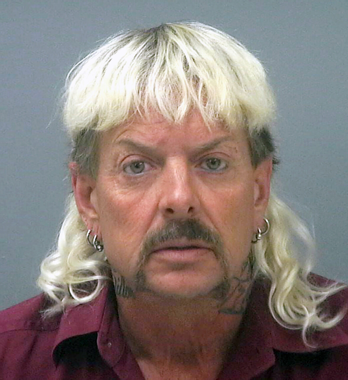 Joe Exotic dömdes till 22 års fängelse för att ha försökt leja en kontraktsmördare att döda Carole Baskin och djurrättsbrott. Foto: TT Joe Exotic dömd till fängelse – här fotograferad vid gripandet.