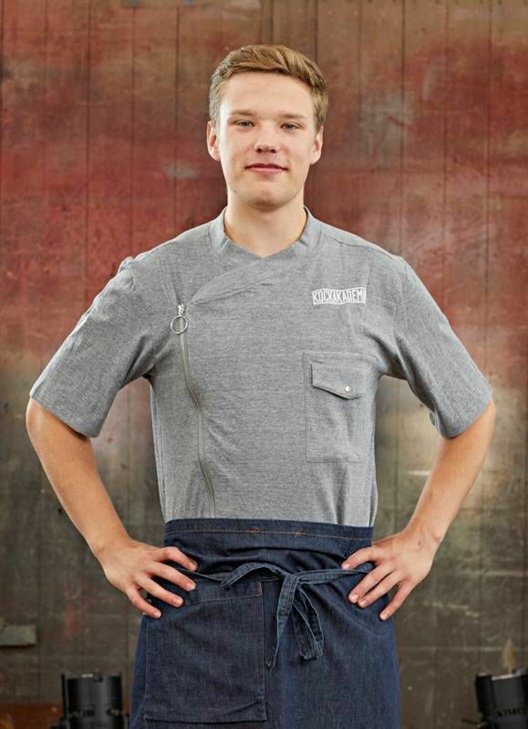 Jonas Wiberg är utbildad på restaurangskola och jobbar som kock på restaurangkedjan Urban Deli. Jonas dröm är nu att kunna göra fortsatt karriär inom kockyrket.