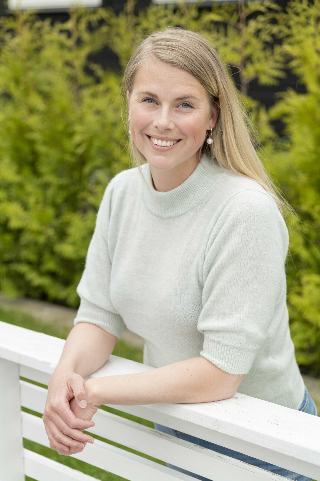 Josefine delar med sig om familjens liv på Instagram, där hon kallar sig rullstolsfru och fyrabarnsmamma. Josefine Schill, som är "rullstolsfru" på Instagram.
