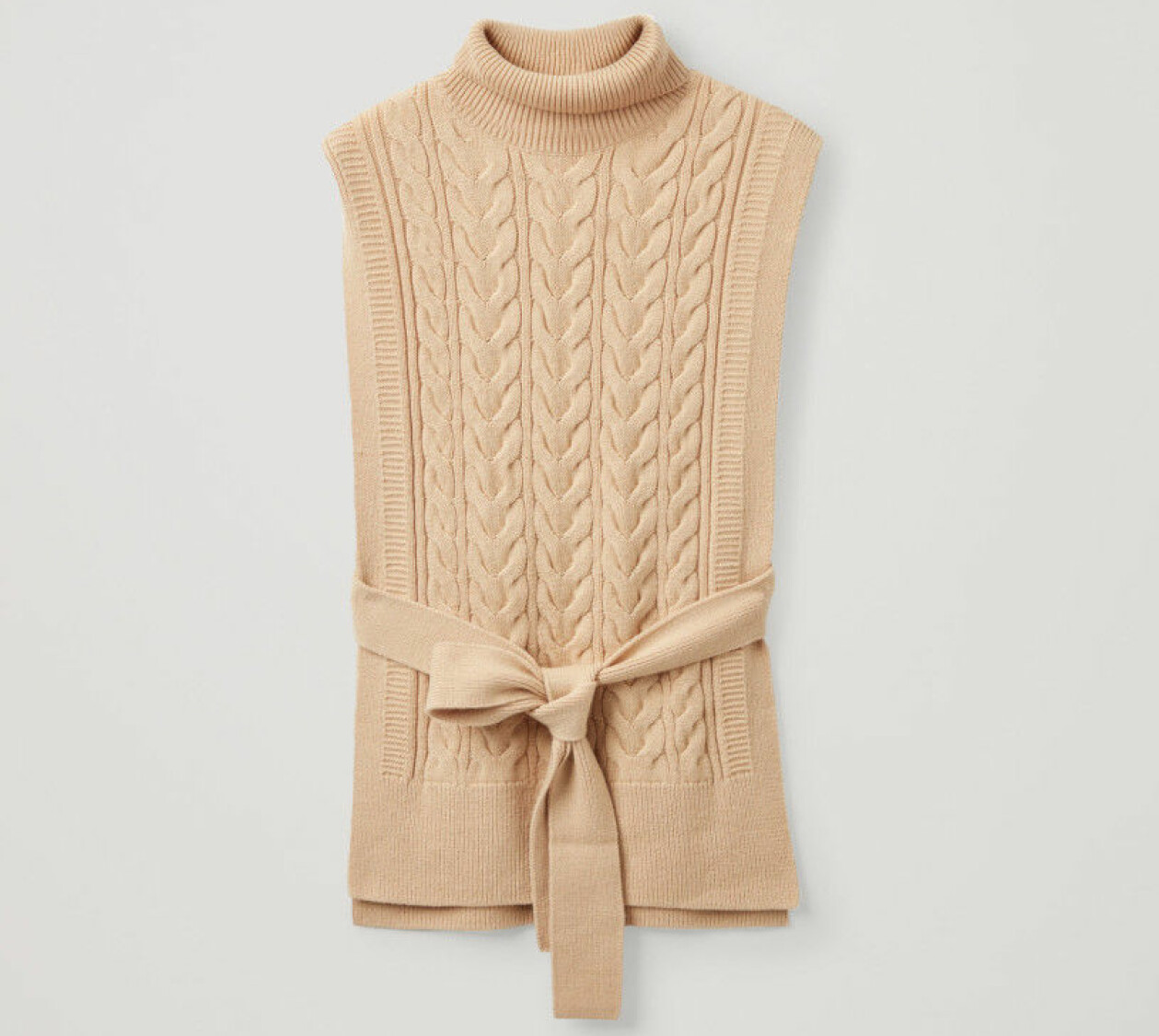 Kabelstickad beige väst