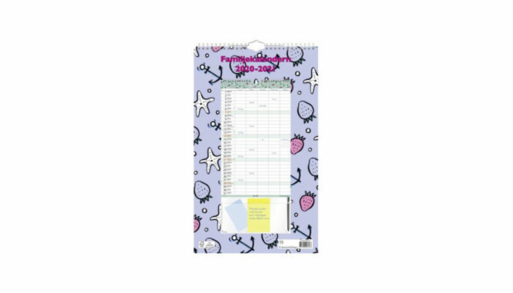 Familjekalender, 99 kronor. <a target="_blank" href="https://www.skapamer.se/familjekalendern-5-kolumner-2021-2022">Shoppa här!</a>